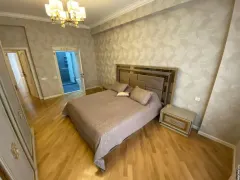 Kirayə 3 otaqlı Mənzil 150 m² Xətai r. Ağ şəhər q. – şəkil 5