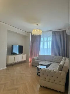 Kirayə 3 otaqlı Mənzil 145 m² Bakı – şəkil 1