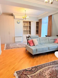 Kirayə 5 otaqlı Mənzil 220 m² Xətai r. Ağ şəhər q. – şəkil 4