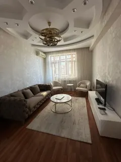 Kirayə 2 otaqlı Mənzil 82 m² Nəsimi r. – şəkil 1