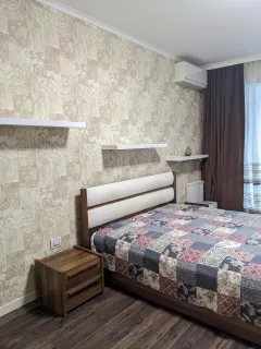 Kirayə 3 otaqlı Mənzil 135 m² Yasamal r. – şəkil 2