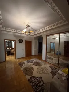 Kirayə 3 otaqlı Mənzil 140 m² Nəsimi r. – şəkil 3