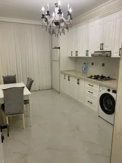 Kirayə 3 otaqlı Mənzil 135 m² Xətai r. – şəkil 4