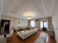 Kirayə 3 otaqlı Mənzil 140 m² Səbail r. – şəkil 1