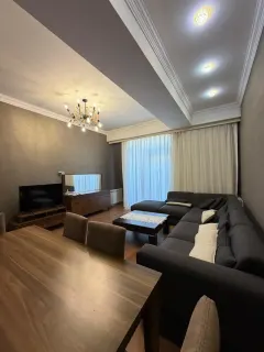 Kirayə 4 otaqlı Mənzil 150 m² Xətai r. – şəkil 1