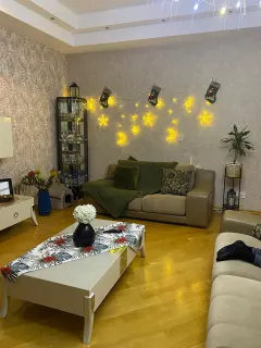 Kirayə 3 otaqlı Mənzil 140 m² Yasamal r. – şəkil 1