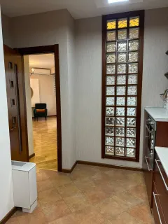 Kirayə 4 otaqlı Mənzil 235 m² Səbail r. İçərişəhər m. – şəkil 12