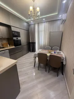 Kirayə 4 otaqlı Mənzil 180 m² Nəsimi r. – şəkil 2