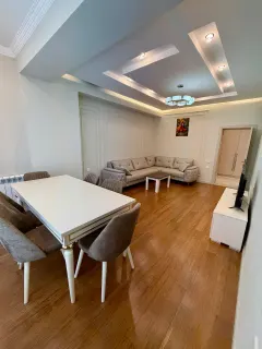 Kirayə 2 otaqlı Mənzil 90 m² Nəsimi r. – şəkil 2