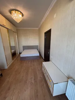 Kirayə 1 otaqlı Mənzil 40 m² Yasamal r. İnşaatçılar m. – şəkil 5