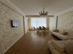 Satılır 3 otaqlı Mənzil 110 m² Nəsimi r. – şəkil 1