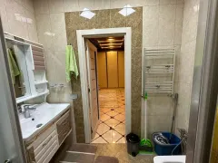 Kirayə 2 otaqlı Mənzil 95 m² Xətai r. Ağ şəhər q. – şəkil 14