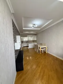 Kirayə 4 otaqlı Mənzil 140 m² Yasamal r. Yeni Yasamal q. İnşaatçılar m. – şəkil 3