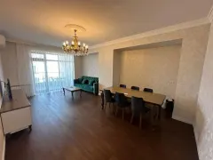 Kirayə 4 otaqlı Mənzil 178 m² Yasamal r. – şəkil 2