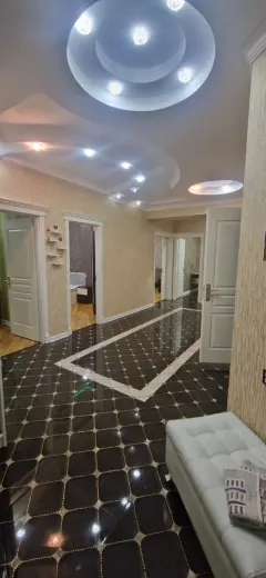 Kirayə 3 otaqlı Mənzil 145 m² Nərimanov r. Gənclik m. – şəkil 3