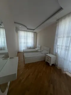 Kirayə 5 otaqlı Mənzil 245 m² Nəsimi r. – şəkil 16