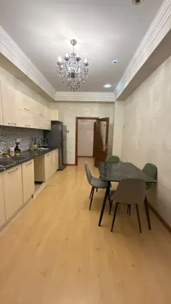 Kirayə 3 otaqlı Mənzil 185 m² Nəsimi r. – şəkil 3