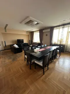 Kirayə 3 otaqlı Mənzil 160 m² Nəsimi r. – şəkil 1