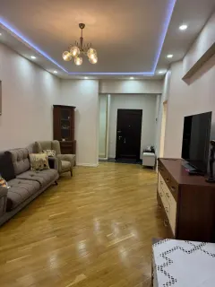 Kirayə 2 otaqlı Mənzil 85 m² Nəsimi r. – şəkil 2