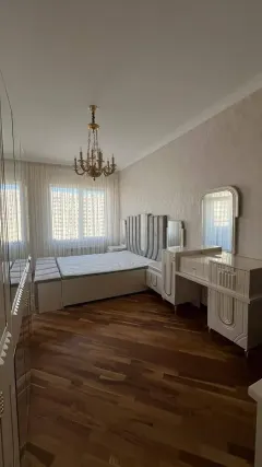 Kirayə 3 otaqlı Mənzil 150 m² Nərimanov r. – şəkil 1