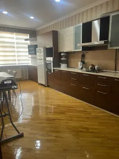 Kirayə 3 otaqlı Mənzil 140 m² Nəsimi r. – şəkil 4