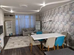 Kirayə 3 otaqlı Mənzil 135 m² Yasamal r. – şəkil 1