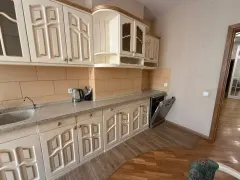 Kirayə 3 otaqlı Mənzil 152 m² Yasamal r. – şəkil 4