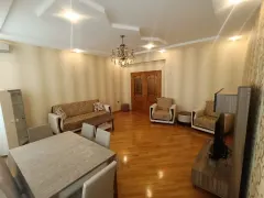 Kirayə 3 otaqlı Mənzil 137 m² Xətai r. – şəkil 10