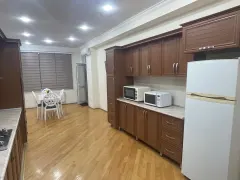Kirayə 3 otaqlı Mənzil 150 m² Nəsimi r. – şəkil 11