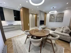 Kirayə 2 otaqlı Mənzil 80 m² Nəsimi r. – şəkil 1