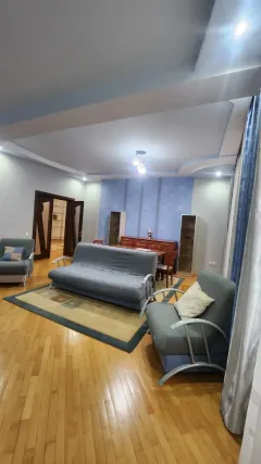 Kirayə 5 otaqlı Mənzil 220 m² Nərimanov r. Gənclik m. – şəkil 12
