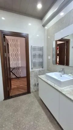 Kirayə 4 otaqlı Mənzil 200 m² Yasamal r. – şəkil 18