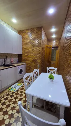 Kirayə 3 otaqlı Mənzil 100 m² Nəsimi r. – şəkil 9