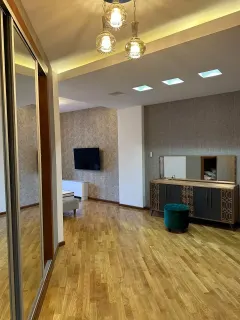 Kirayə 4 otaqlı Mənzil 235 m² Səbail r. İçərişəhər m. – şəkil 17
