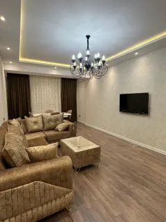 Kirayə 3 otaqlı Mənzil 152 m² Bakı – şəkil 1