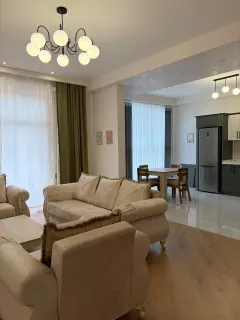 Satılır 3 otaqlı Mənzil 125 m² Səbail r. Badamdar q. – şəkil 1