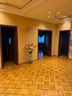Kirayə 3 otaqlı Mənzil 140 m² Yasamal r. Gənclik m. – şəkil 11