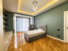 Kirayə 4 otaqlı Mənzil 200 m² Nəsimi r. – şəkil 8
