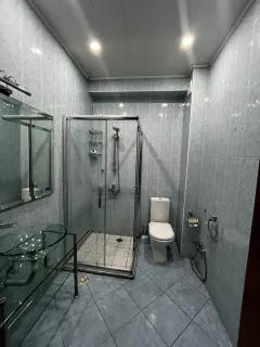 Kirayə 4 otaqlı Mənzil 185 m² Nəsimi r. – şəkil 2
