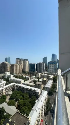 Kirayə 4 otaqlı Mənzil 235 m² Nəsimi r. – şəkil 1