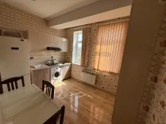 Kirayə 2 otaqlı Mənzil 70 m² Yasamal r. – şəkil 3