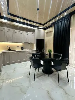 Kirayə 3 otaqlı Mənzil 140 m² Xətai r. – şəkil 2