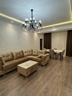 Kirayə 3 otaqlı Mənzil 152 m² Nəsimi r. – şəkil 2