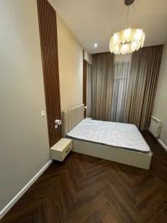Kirayə 3 otaqlı Mənzil 125 m² Nəsimi r. – şəkil 1