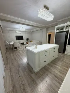 Kirayə 4 otaqlı Mənzil 160 m² Xətai r. Ağ şəhər q. – şəkil 1