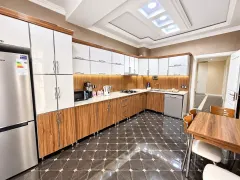 Kirayə 3 otaqlı Mənzil 140 m² Nəsimi r. – şəkil 5
