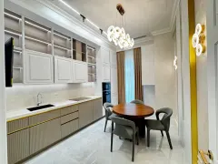 Kirayə 3 otaqlı Mənzil 135 m² Xətai r. – şəkil 1