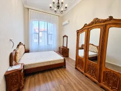 Kirayə 4 otaqlı Mənzil 250 m² Səbail r. Sahil m. – şəkil 4