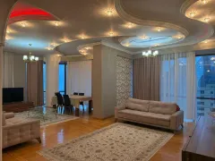 Kirayə 4 otaqlı Mənzil 220 m² Nəsimi r. 28 May m. – şəkil 1