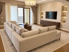 Kirayə 5 otaqlı Mənzil 260 m² Nərimanov r. – şəkil 1